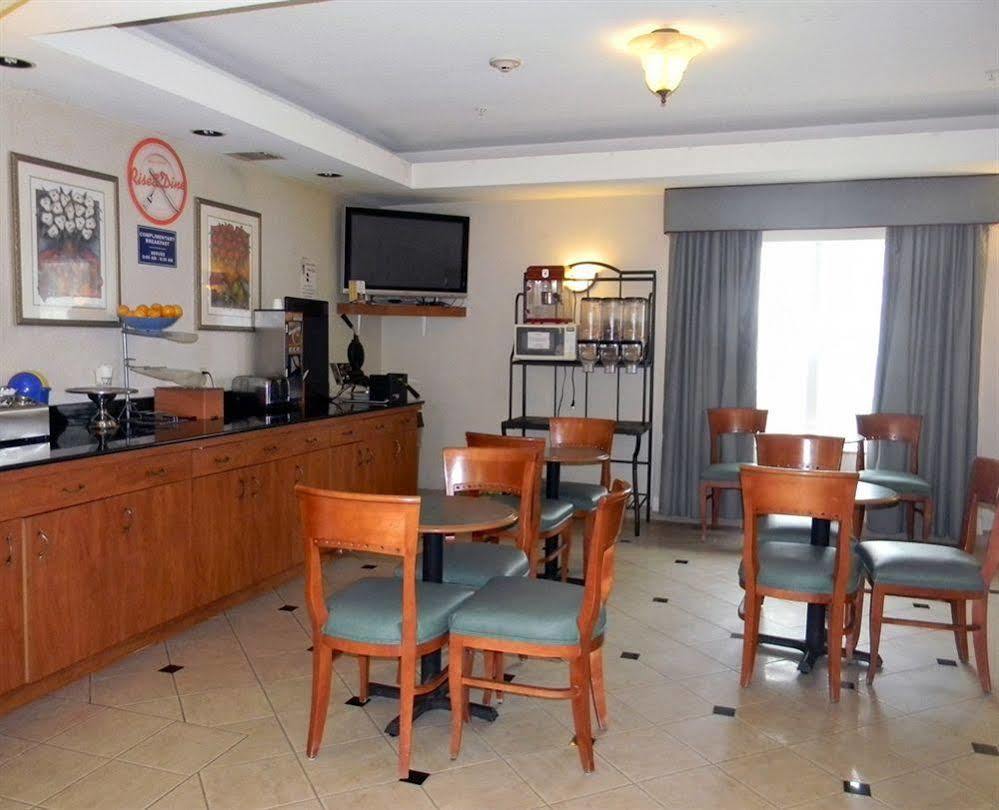 בומונט Homebridge Inn And Suites מראה חיצוני תמונה