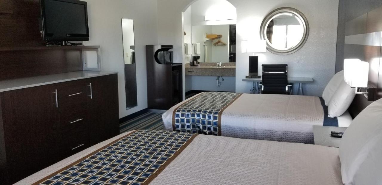 בומונט Homebridge Inn And Suites מראה חיצוני תמונה